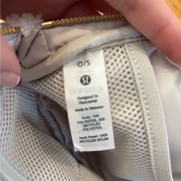 Lululemon Everywhere Belt Bag - Picture 7 of 7